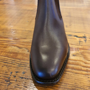 Chisel toe classic elastic side boot. All cow leather upper, lining & sole by MACARTHUR