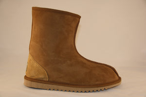 Style Husky - Mid calf length Ugg Boots. Wide fit. Unisex sizes. colours beige, chestnut