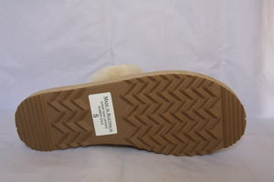 Ladies UGG scuff. Colour Natural & Baby Pink