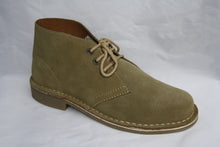 Load image into Gallery viewer, Classic Desert Boot - suede leather -lace up
