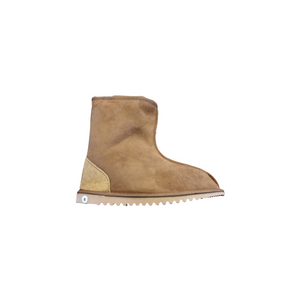 Style Husky - Mid calf length Ugg Boots. Wide fit. Unisex sizes. colours beige, chestnut