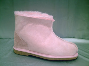 Snug. Unisex Ankle Ugg boot with heel support. Colours: Natural & Soft Pink